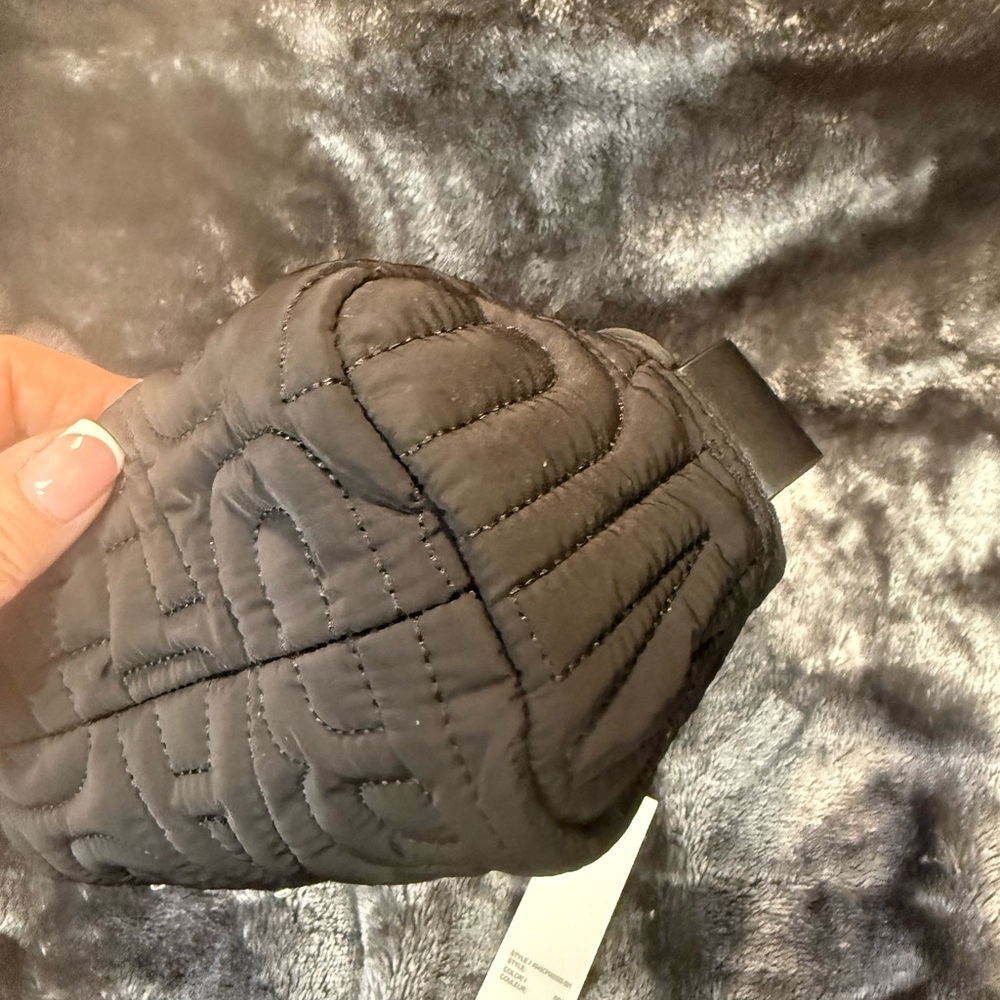 Marc Jacobs Black Quilted Cosmetic Bag - Picture 5 of 9